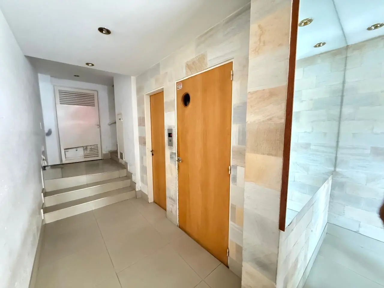 Departamento en venta duplex de 3 dormitorios con pileta y parrillero en Centro 3