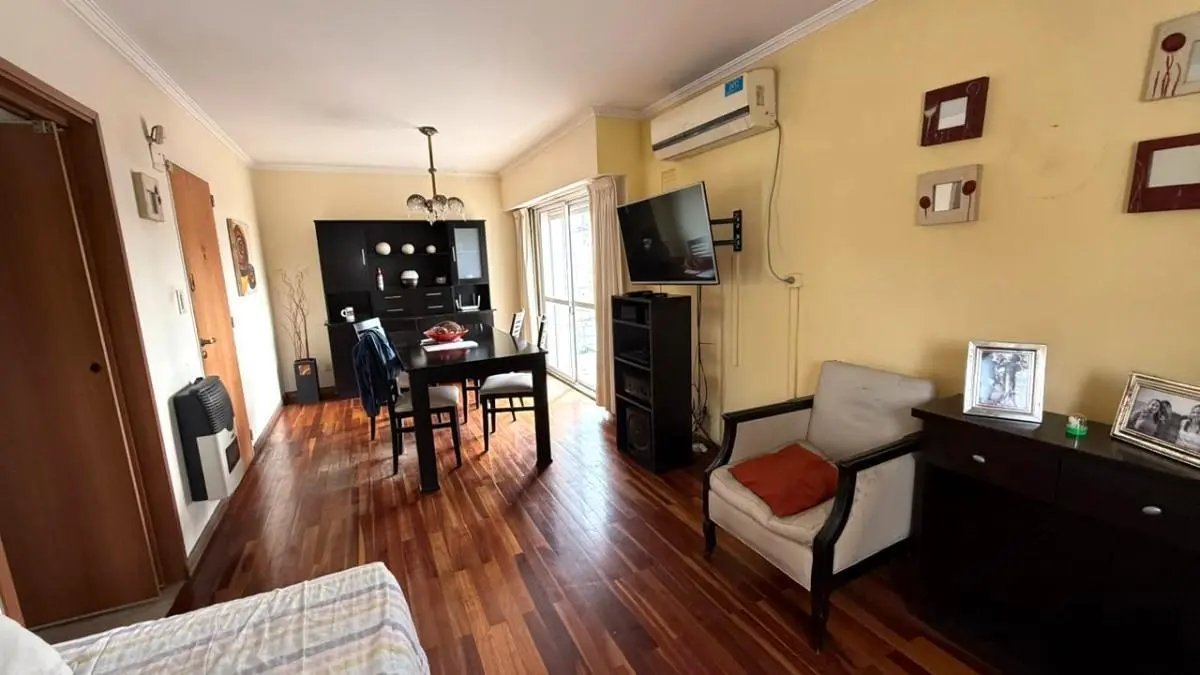 Departamento en venta duplex de 3 dormitorios con pileta y parrillero en Centro 4