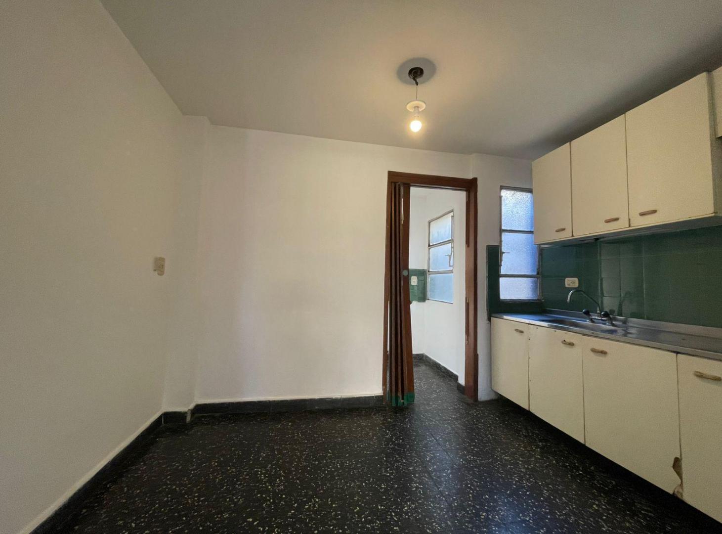 Foto de Alquiler departamento de 3 dormitorios al frente con blacón en Rosario, imagen 4