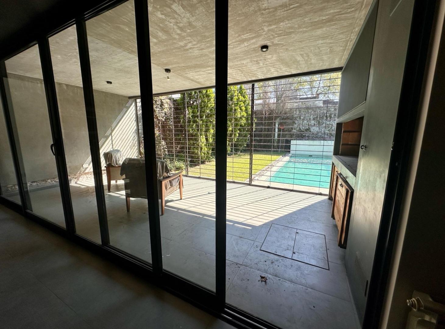 Foto de VENTA Casa excelente 3 dorm, quincho y pileta, imagen 5