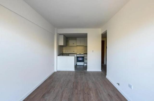 Foto de VENTA Depto 1 dormitorio frente Av. Pellegrini 2680, imagen 3