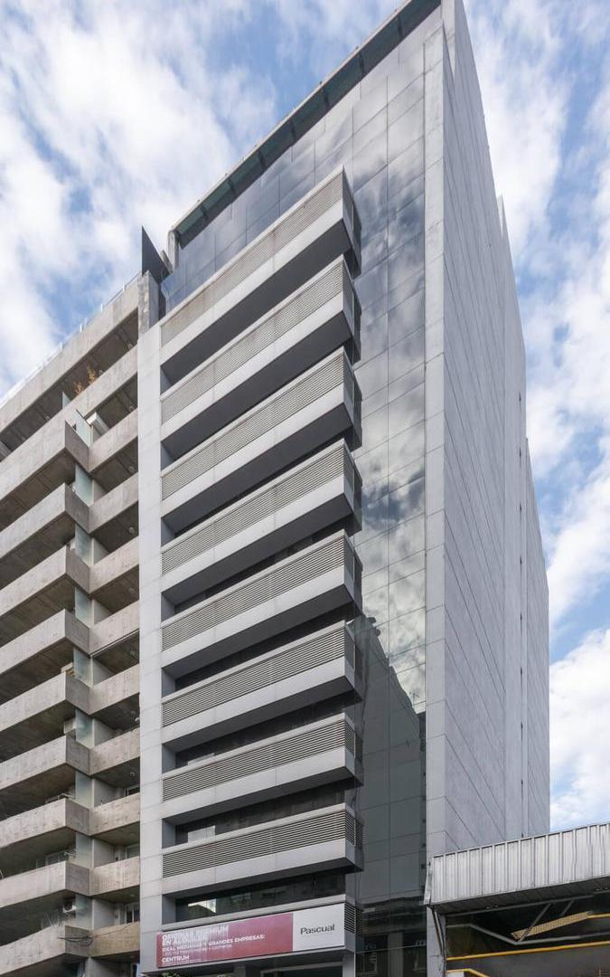 Foto de Amplia oficina en venta en zona Centro, imagen 1
