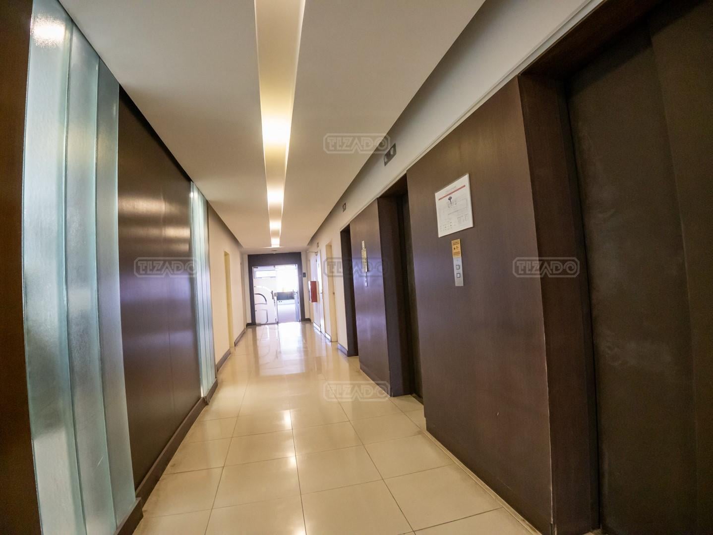 Foto de OFICINA EN VENTA, PLAZA ROMA Posibilidad de financiación, imagen 2