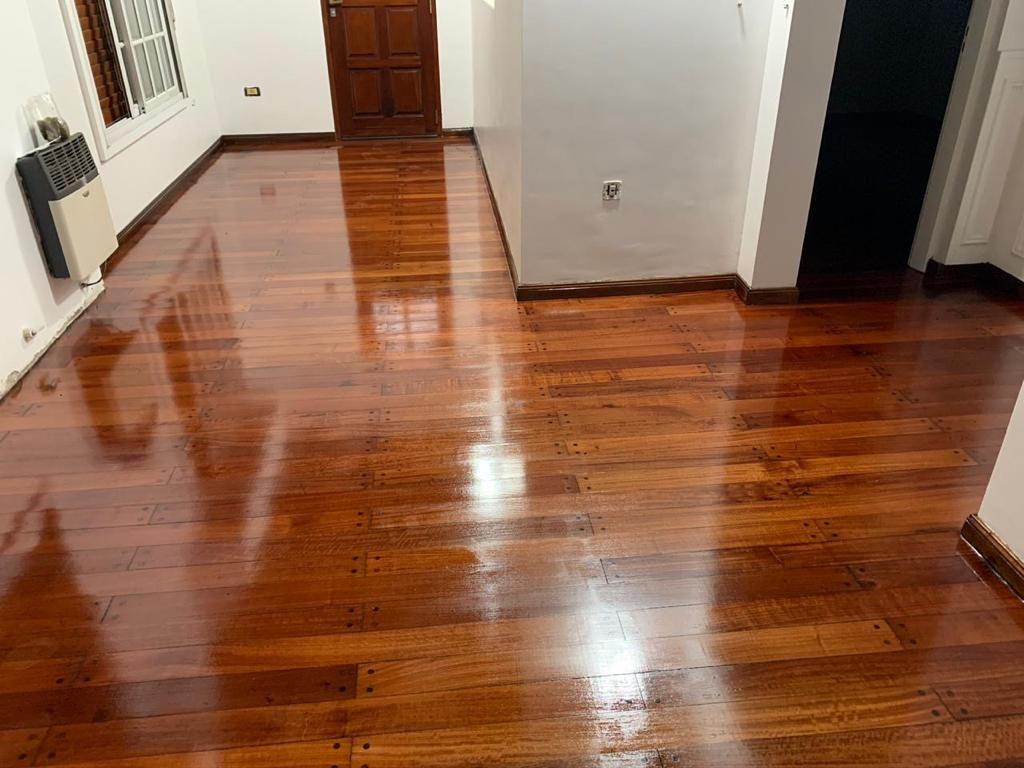 Casa tipo PH en venta de 3 ambientes completamente reciclada en Banfield