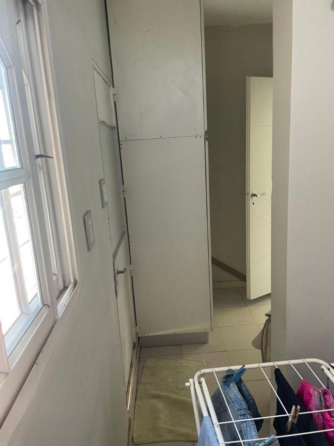 Foto de Hermosa casa en venta de 6 ambientes en Temperley, imagen 2