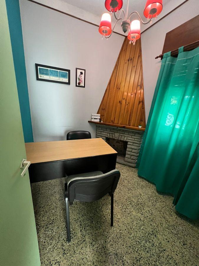 Casa en Venta de 8 Dorm. C/ Cochera en Monte Grande 5