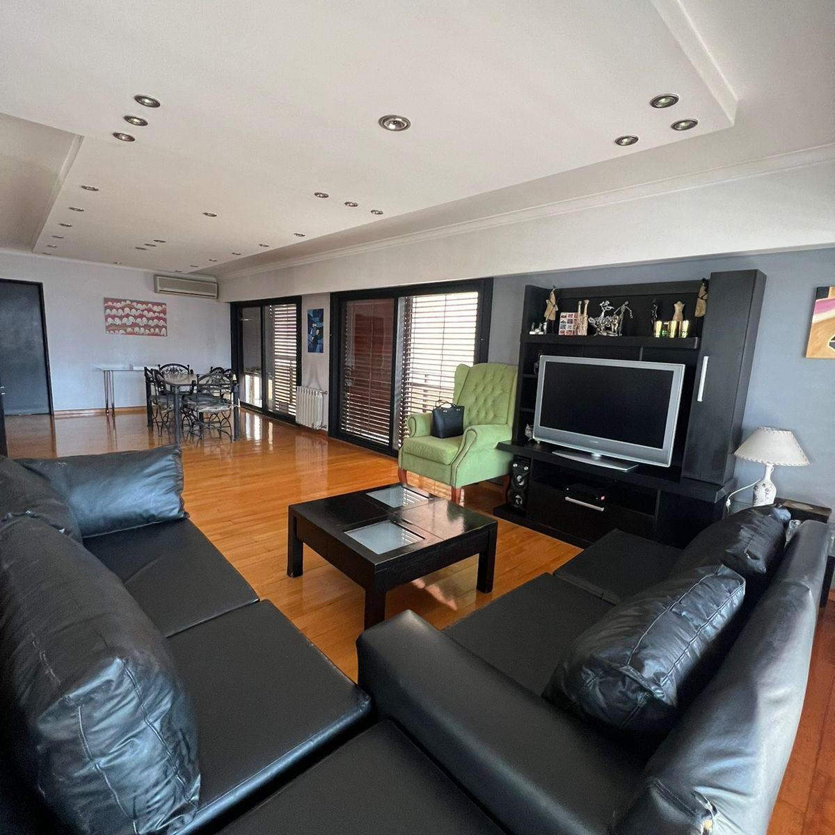Foto de Departamento en venta de 4 dormitorios c/ cochera en Lomas de Zamora, imagen 2