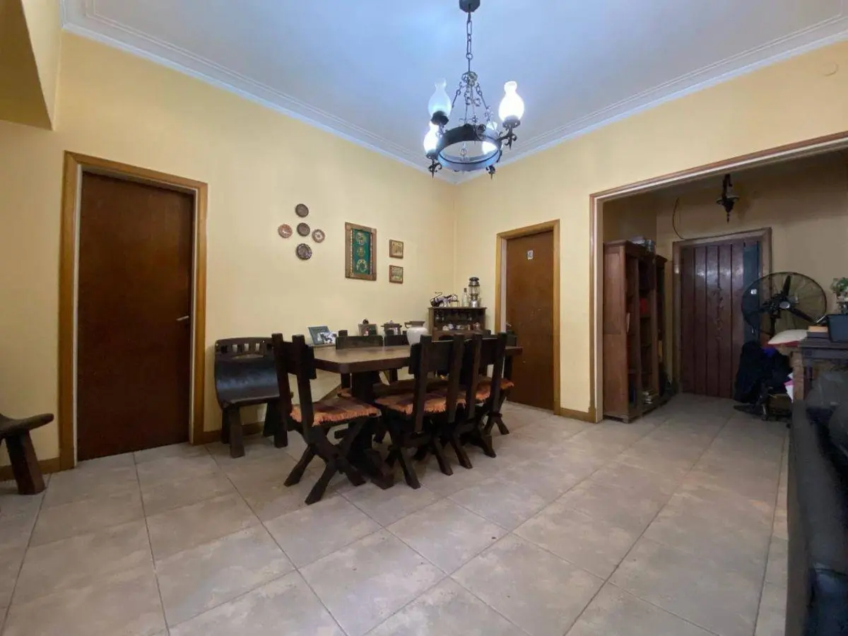 Casa en venta c/ cochera en Banfield 4