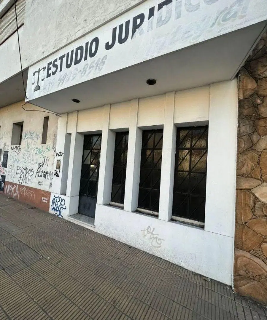 Local comercial en alquiler ubicado en Temperley 2