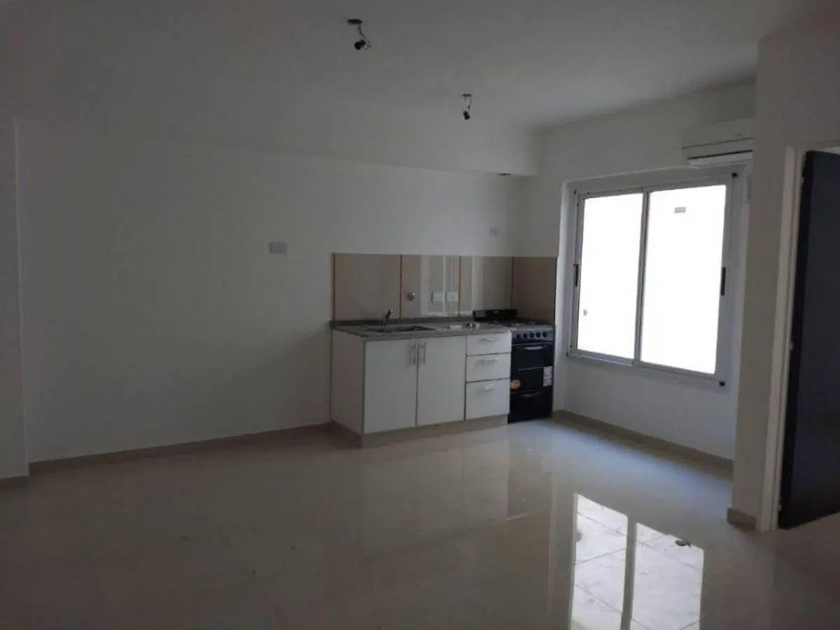 Departamento en alquiler Ayacucho al 200 - Lomas de Zamora Oeste 2