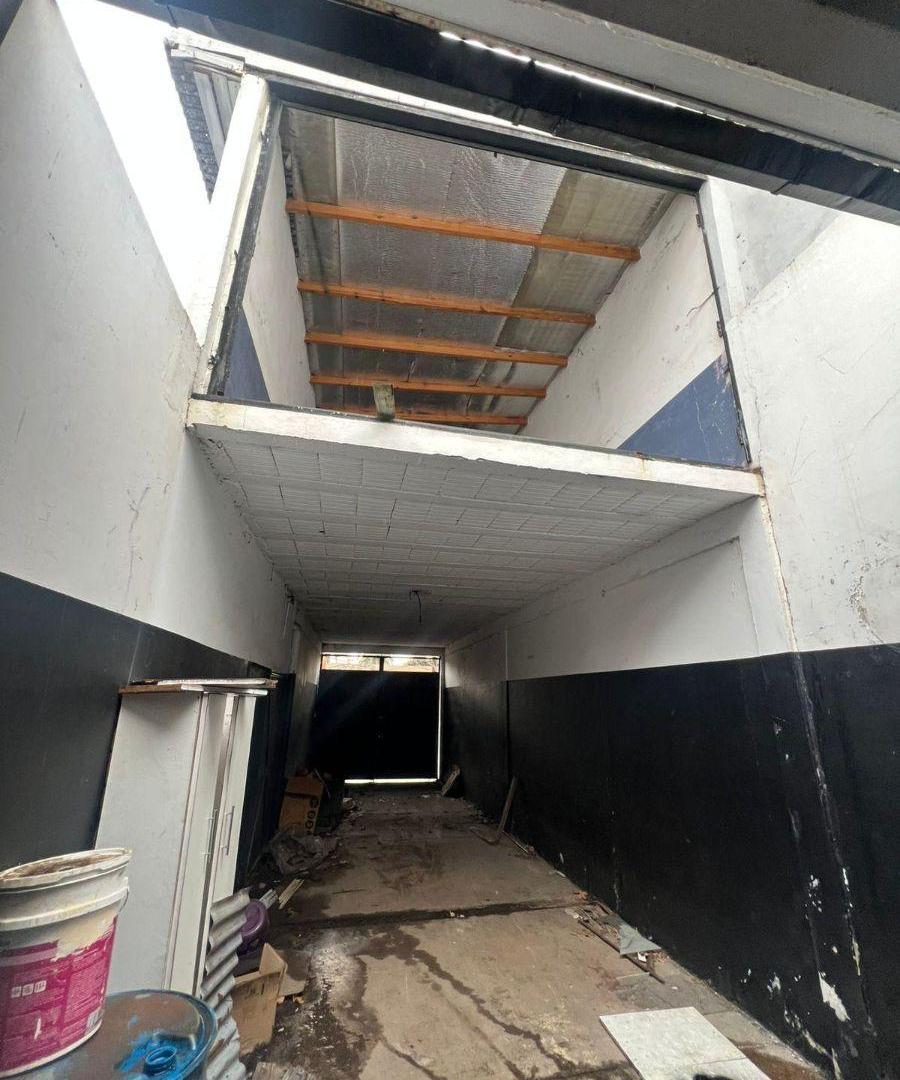 Foto de Galpón Comercial de 283 m² c/ Oficina y Patio - Pergamino 1346, Lanús, imagen 1