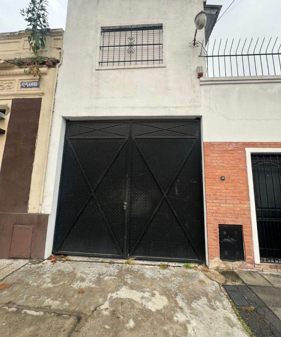 Foto de Galpón Comercial de 283 m² c/ Oficina y Patio - Pergamino 1346, Lanús, imagen 4