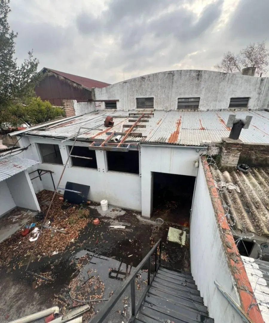 Galpón en venta Lanús Este 8