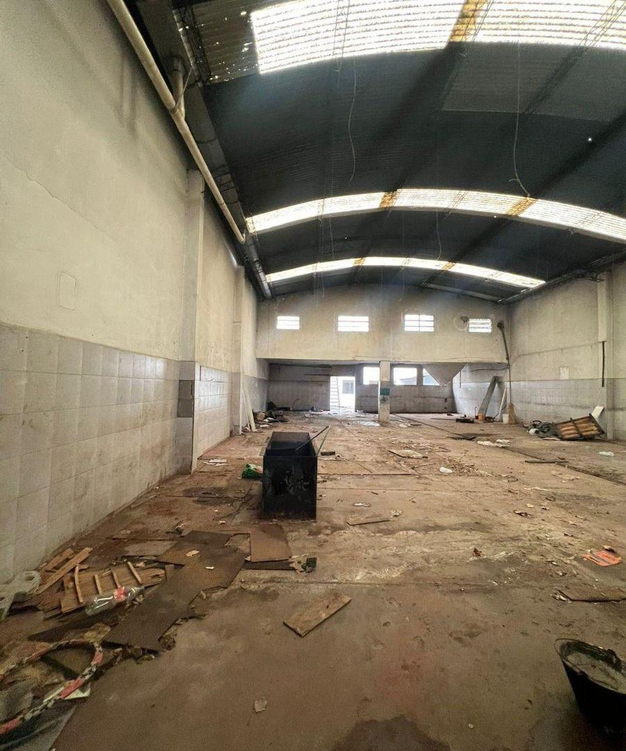 Foto de Galpón Comercial de 283 m² c/ Oficina y Patio - Pergamino 1346, Lanús, imagen 5