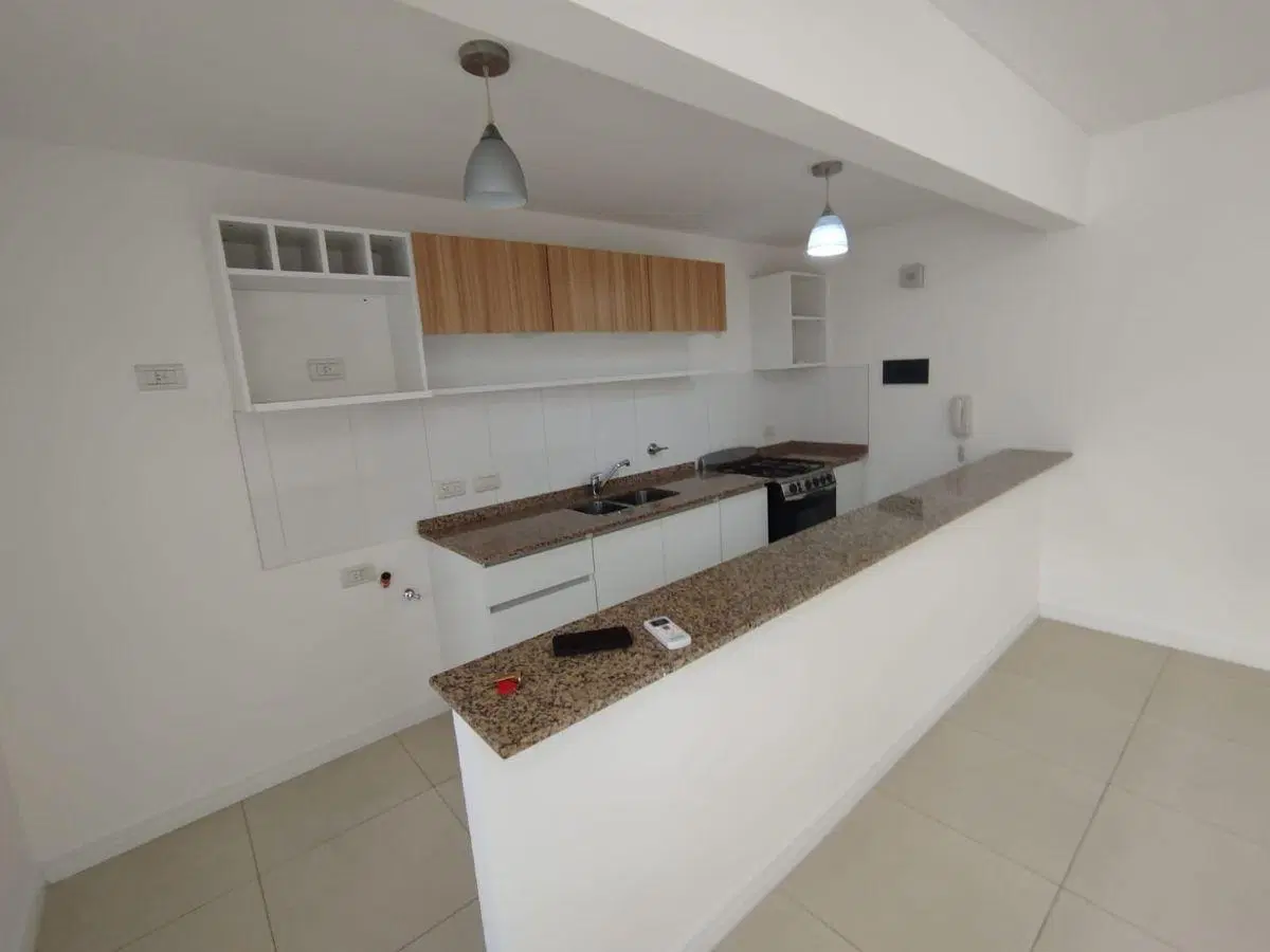 Alquiler Departamento 2 ambientes dentro de complejo en Banfield Este 4