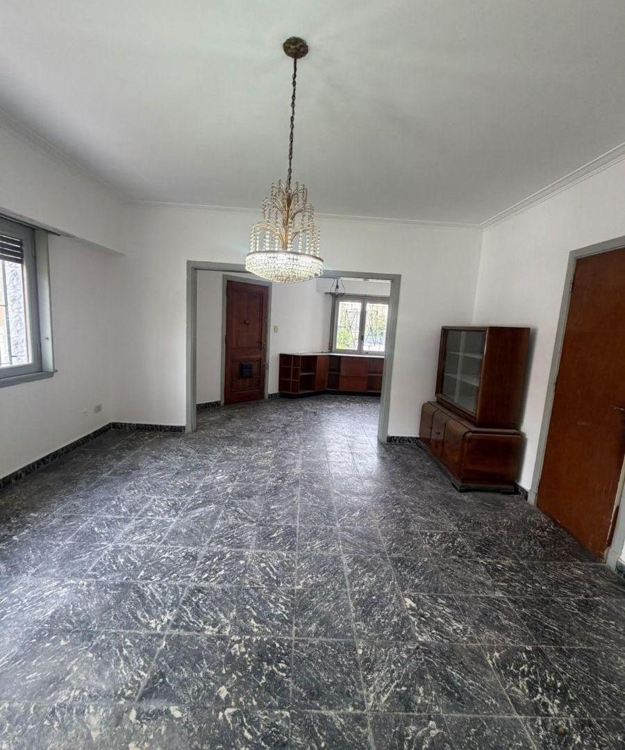 Foto de Casa en venta c/ cochera en Banfield, imagen 4