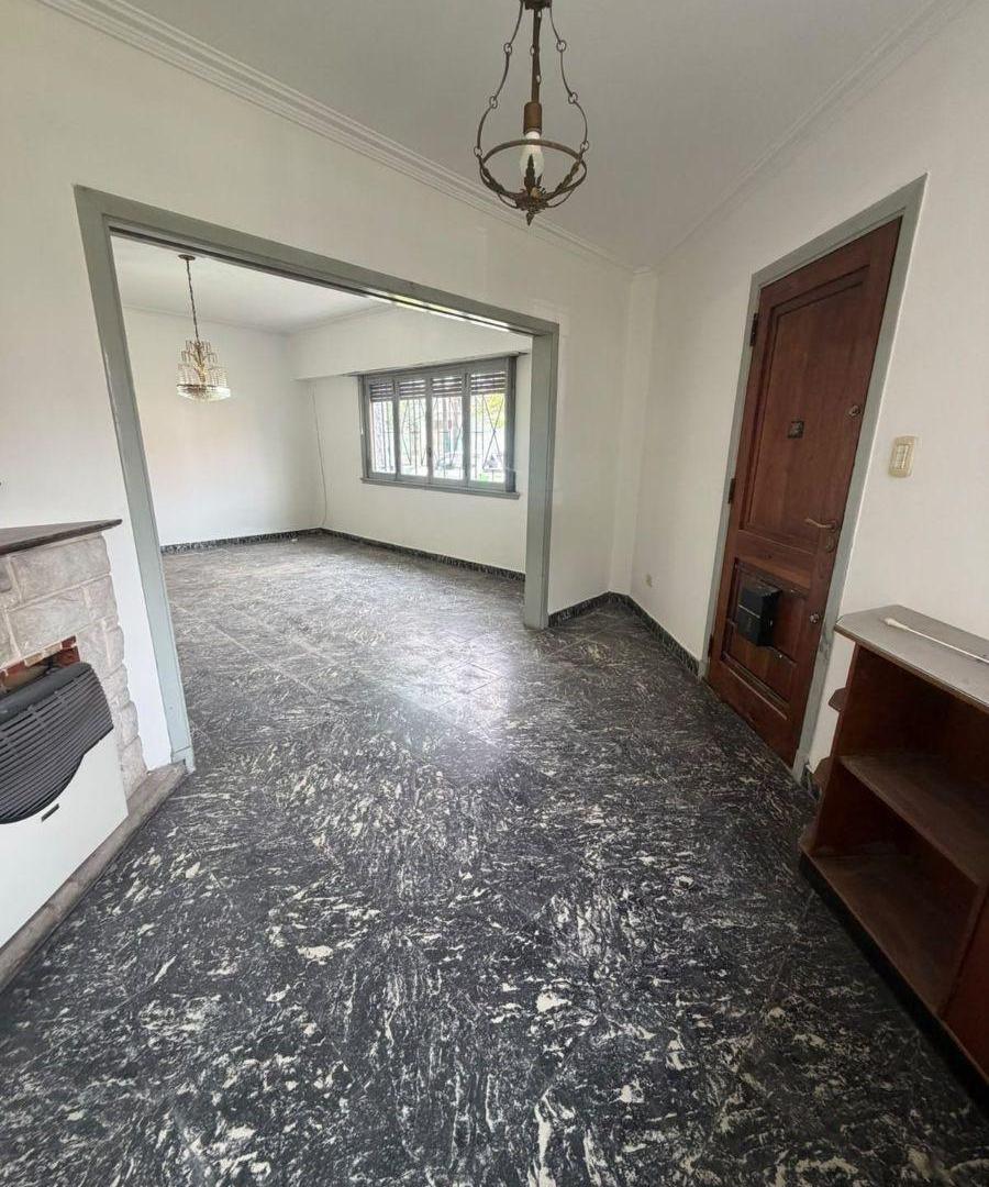 Foto de Casa en venta c/ cochera en Banfield, imagen 3