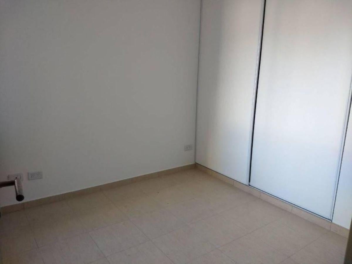 Foto de Departamento en alquiler Ayacucho al 200 - Lomas de Zamora Oeste, imagen 4