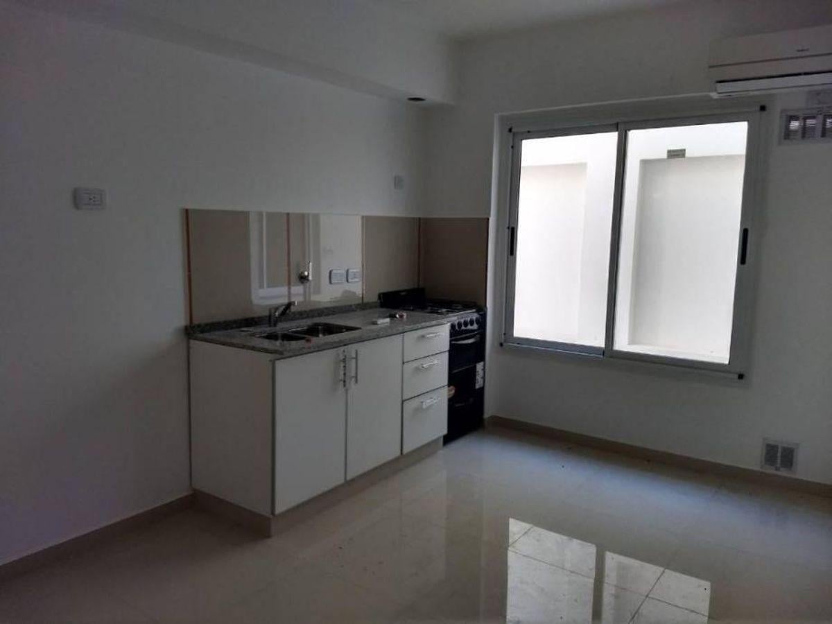 Foto de Departamento en alquiler Ayacucho al 200 - Lomas de Zamora Oeste, imagen 2