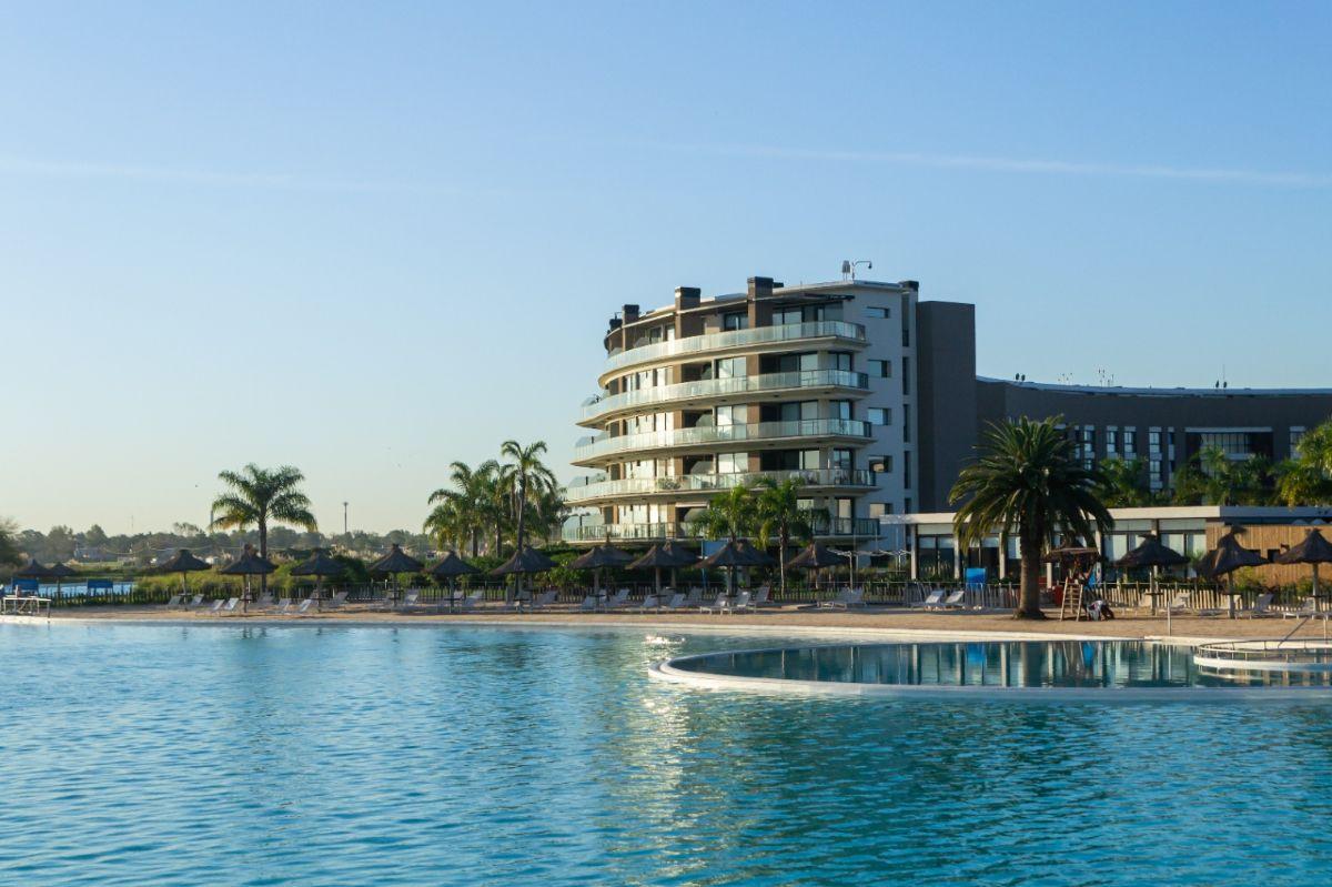 Foto de Casa Moderna 5 Amb con Quincho y Piscina - Terralagos, Canning, imagen 2
