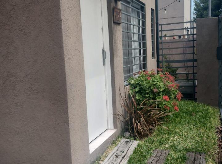 Hermoso Duplex con parque y cochera!!. 4
