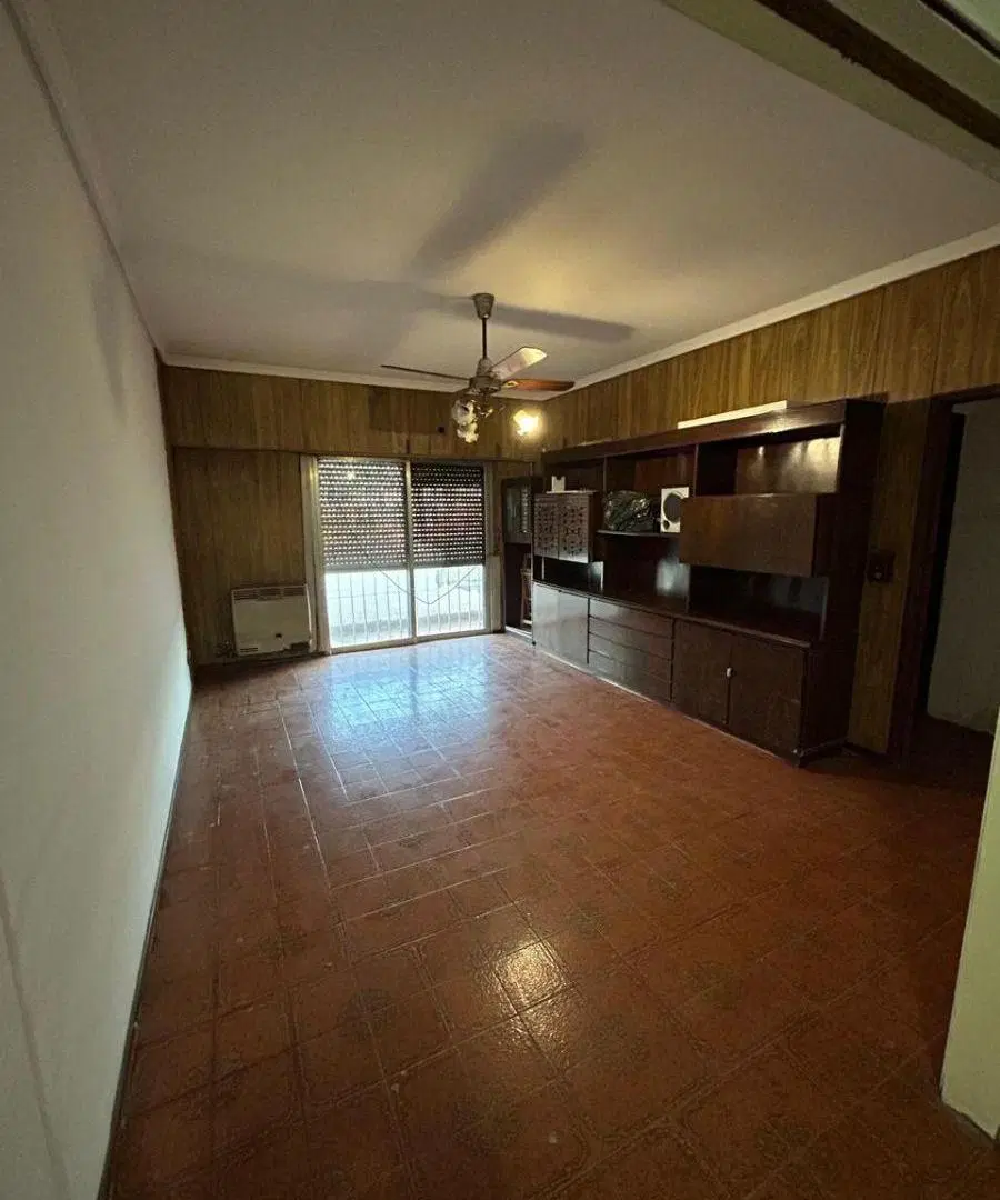 Departamento con 75 m² construidos, 2 ambientes en venta en Banfield 4