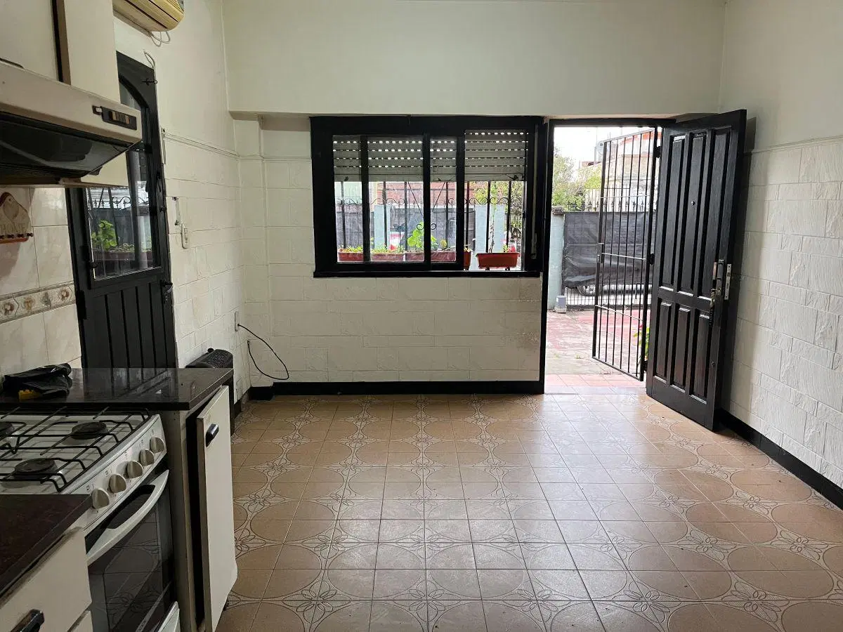 Dos casas sobre lote de 245 m² con 3 dormitorios en venta en La Tablada 2