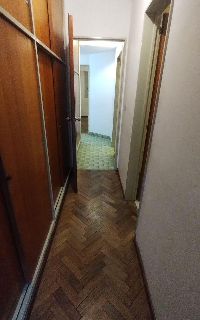 Foto de Departamento de 144 m² con 4 dormitorios en venta en Belgrano C, imagen 3