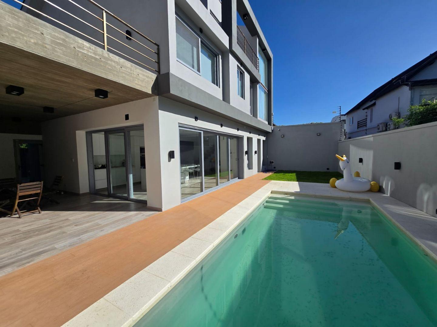 VENTA CHALET CIUDAD JARDIN TODO NUEVO - EXCELENTE UBICACION