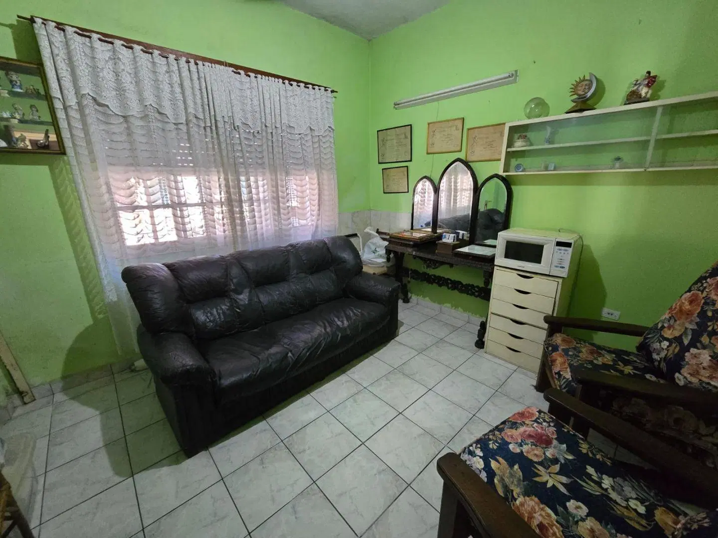 VENTA CASA CIUDAD JARDIN - PB 3 AMB - 1ER PISO TERRAZA Y DORM CON BAÑO 2