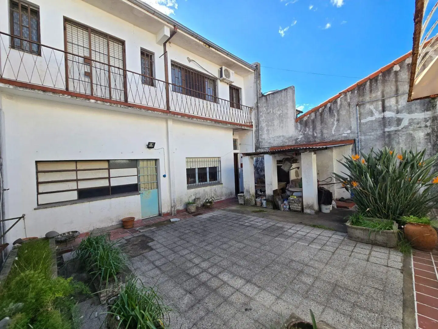 VENTA EN BLOCK - LOCAL COMERCIAL + DEPARTAMENTOS DE 4 Y 2 AMB - PALOMAR 5