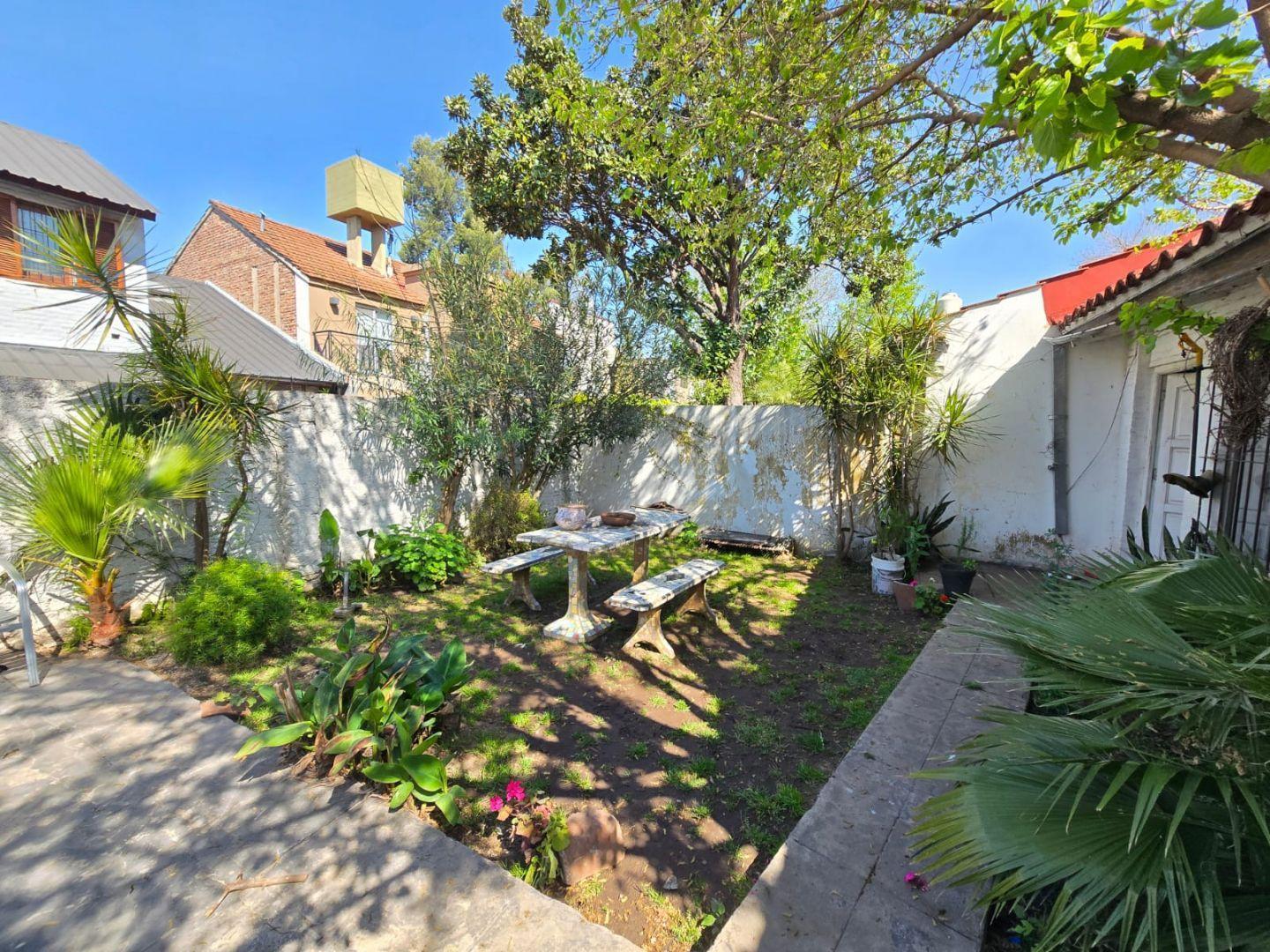 VENTA CASA CIUDAD JARDIN - LOTE 206 M2 - ACEPTA DTO 3 AMBIENTES Y DTO MONOAMB EN PARTE DE PAGO