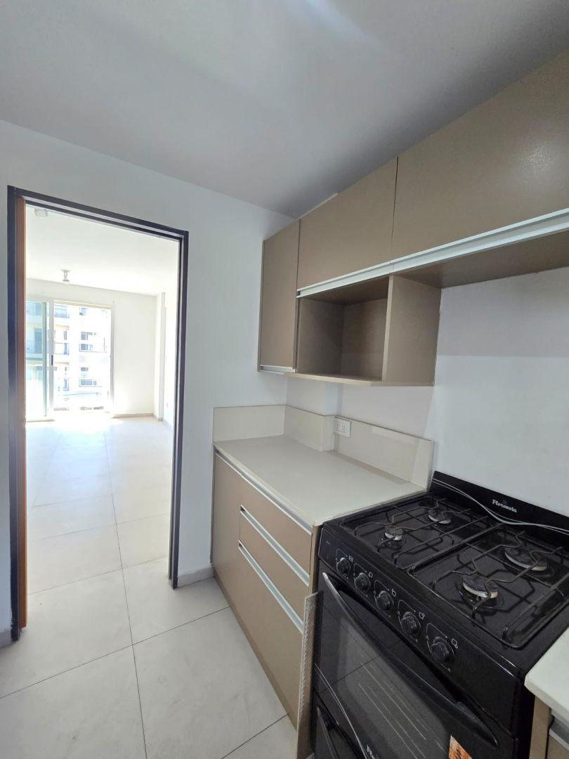 Foto de ALQUILER DEPARTAMENTO EN PALOMAR - MONOAMBIENTE 3ER PISO AL FRENTE, imagen 4