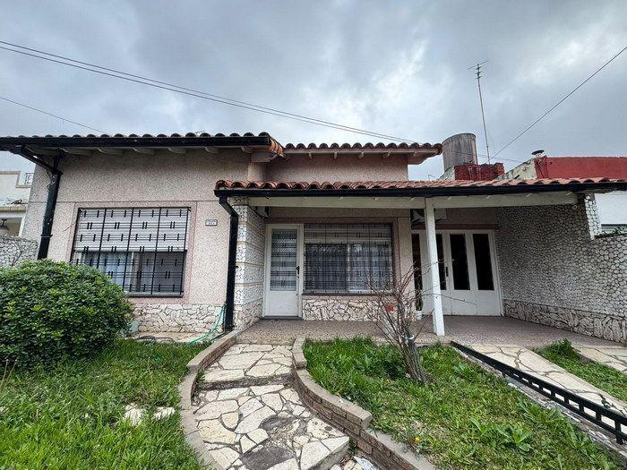 Foto de VENTA CHALET EN PALOMAR - LOTE 305 M2 - VENTA INMEDIATA, imagen 3