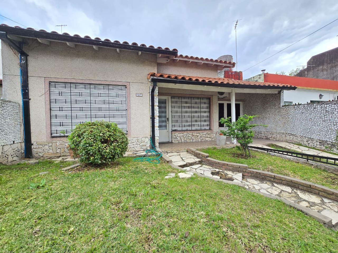 Foto de VENTA CHALET EN PALOMAR - LOTE 305 M2 - VENTA INMEDIATA, imagen 1