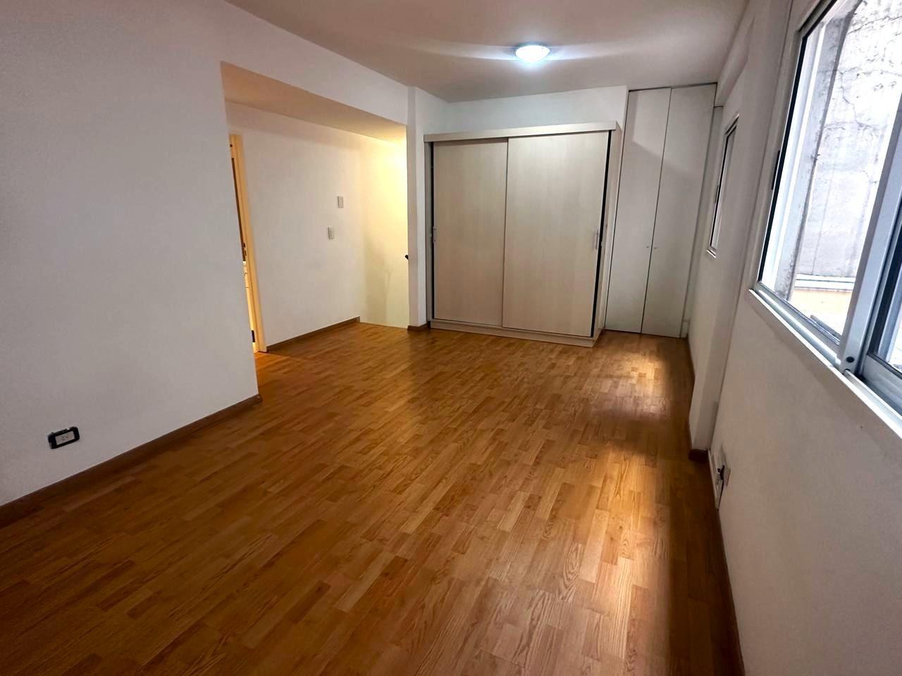 Foto de VENTA DEPARTAMENTO TIPO DUPLEX DE DOS AMBIENTES CON GRAN PATIO, imagen 5