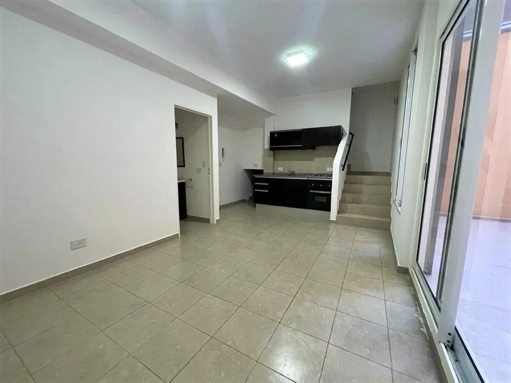 VENTA DEPARTAMENTO TIPO DUPLEX DE DOS AMBIENTES CON GRAN PATIO 4