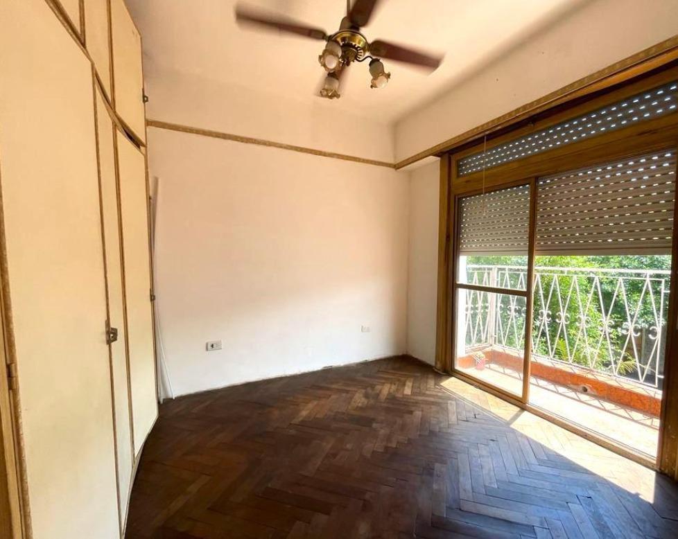 Foto de PH 4 AMBIENTES 1 PISO POR ESC. C/ BALCON ATERRAZADO, PARRILLA Y DOBLE, imagen 4