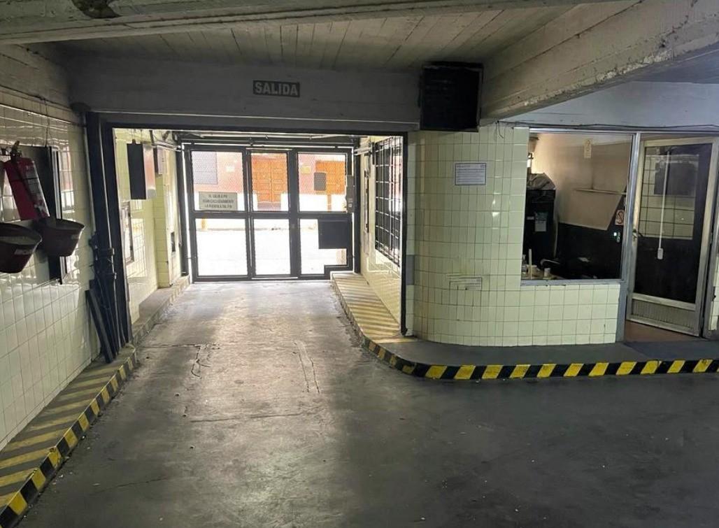 Foto de COCHERA/COCHERAS MUY BUENA UBICACION - RAMPAS AMPLIAS PARA SU ACCESO, imagen 1
