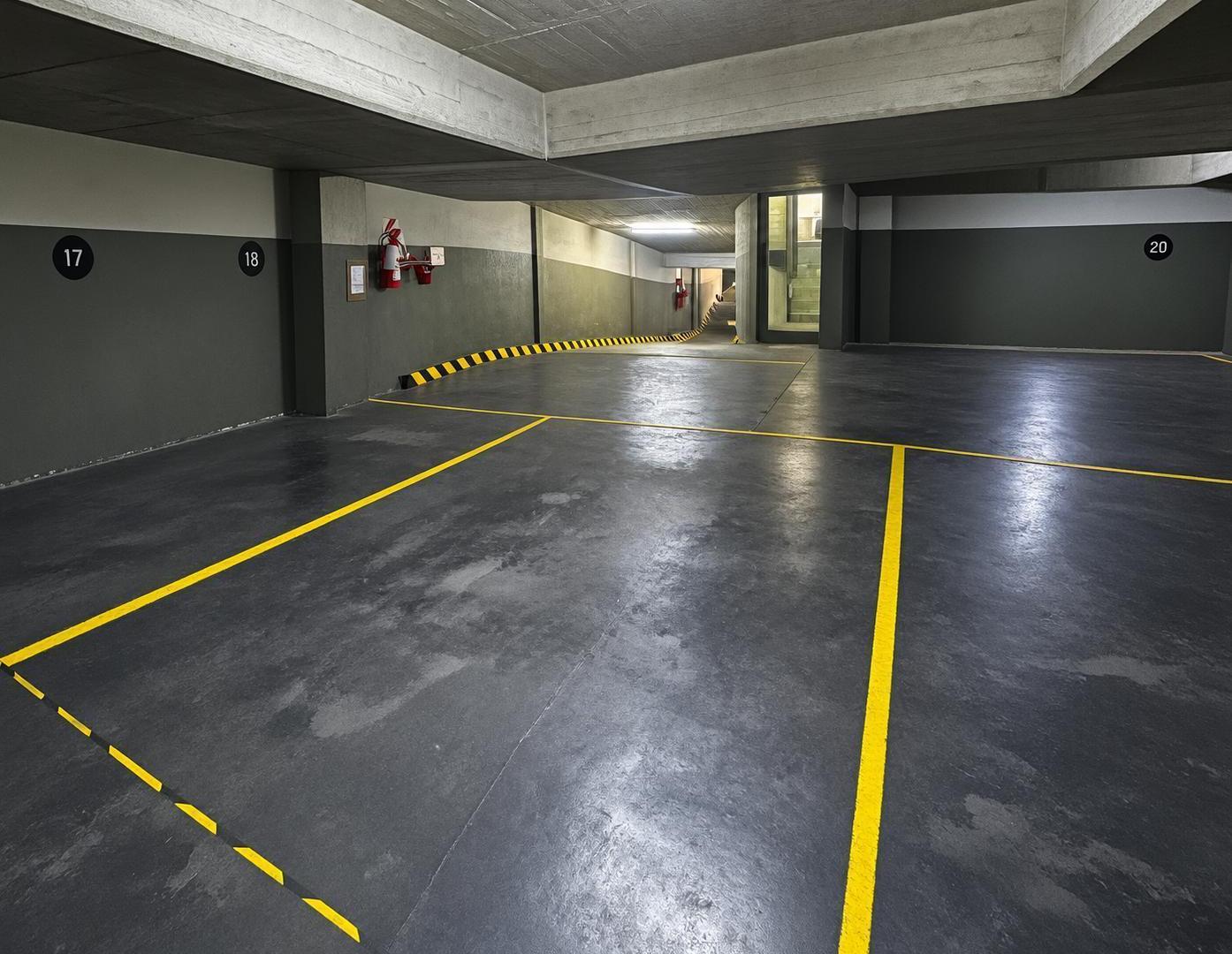 Foto de COCHERA/COCHERAS MUY BUENA UBICACION - RAMPAS AMPLIAS PARA SU ACCESO, imagen 5