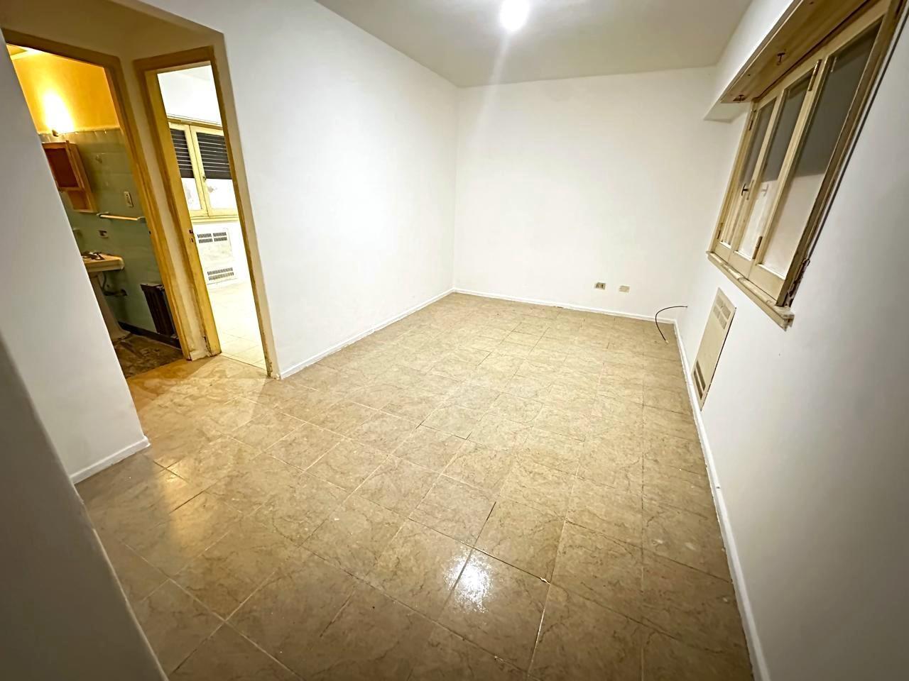 Foto de DEPARTAMENTO DE 2 AMBIENTES LATERAL DE 36 METROS - SAN CRISTOBAL, imagen 1