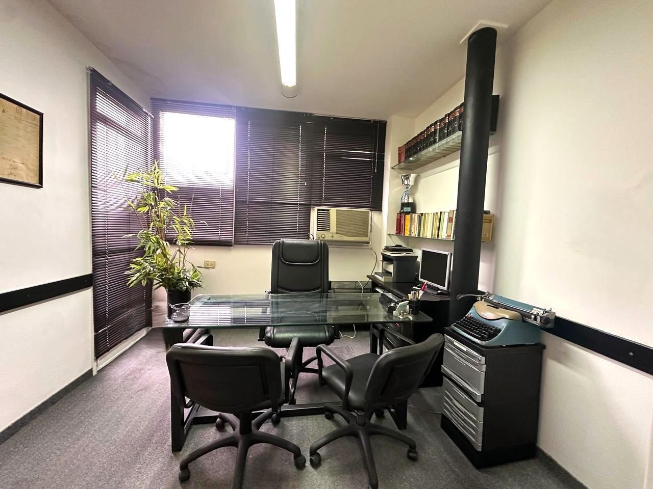 Foto de OPORTUNIDAD -OFICINA EN ONCE DOS DESPACHOS SALITA DE REUNIONES Y, imagen 3
