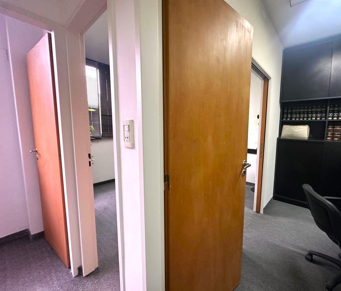 Foto de OPORTUNIDAD -OFICINA EN ONCE DOS DESPACHOS SALITA DE REUNIONES Y, imagen 4
