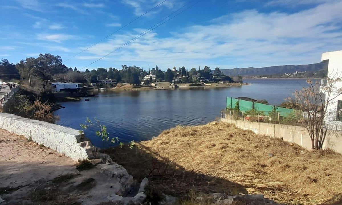 VENDO GRAN TERRENO CON BAJADA AL LAGO, Villa del Lago, Carlos Paz