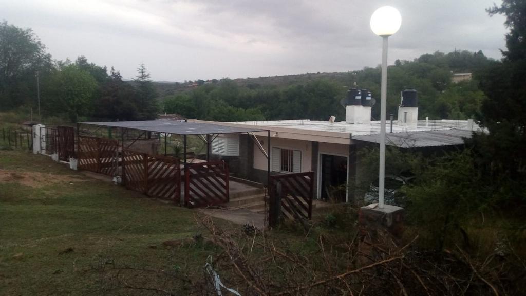 Venta Casa + 2 Duplex y Bajada Al Rio - Villa Parque Siquiman 2