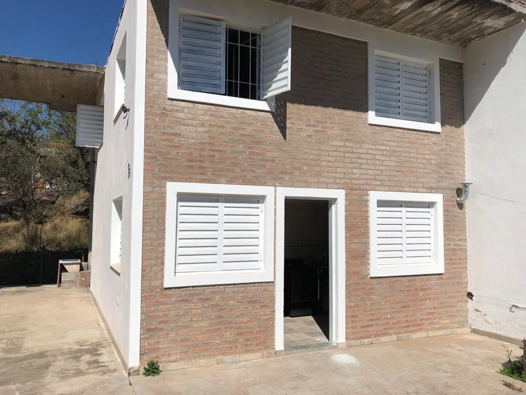 Venta Casa + 2 Duplex y Bajada Al Rio - Villa Parque Siquiman 4