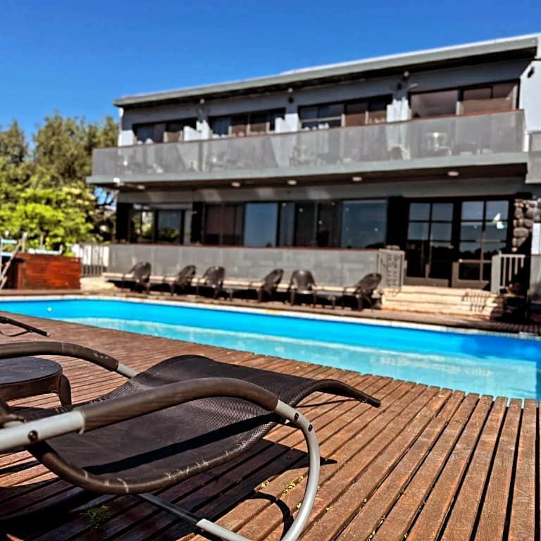 Venta Hotel a Orillas del Lago con La Mejor Vista, Villa Carlos Paz 2