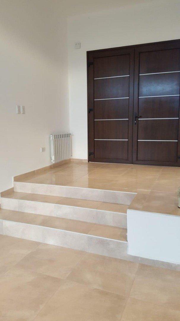 Foto de VENTA HERMOSA PROPIEDAD A ESTRENAR B°PRIVADO CAUSANA, imagen 2