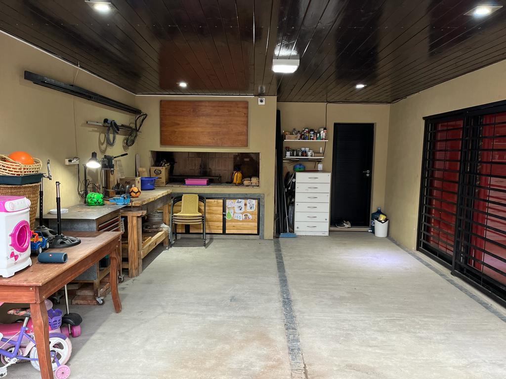 Foto de VENTA HERMOSA CASA EN BARRIO MALVINAS APTA A CREDITO, imagen 3