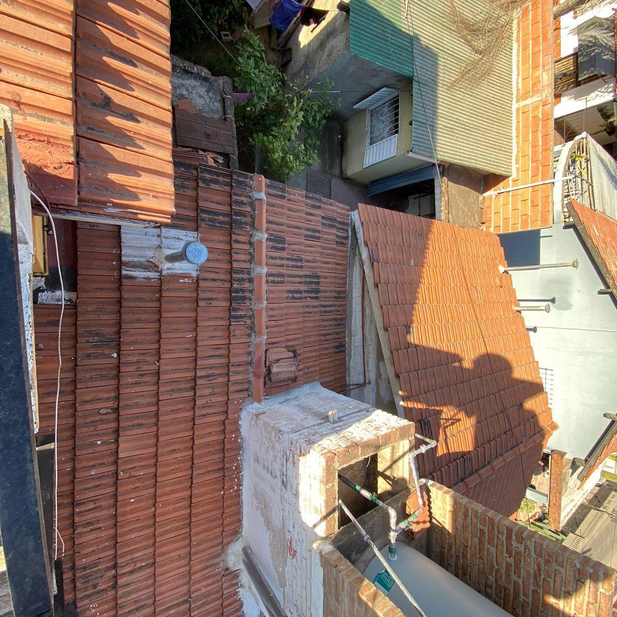 Casa + 3 Deptos - B° Malvinas, a 1 Cuadra de Av Carcano 2